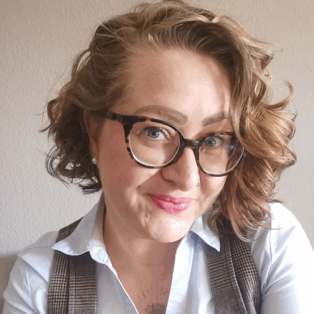 Susanna Tassi Autorin für Female Rage Romantasy