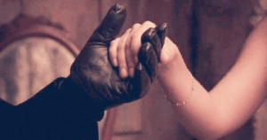 Mehr über den Artikel erfahren Grußformeln, Titel und Phrasen, die die Gesetze deiner Welt spiegeln – Worldbuilding 101 für Female Rage Romane